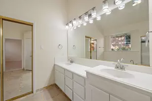 1718 Lake Bluff Dr, Garland, TX 75043 - Photo 23