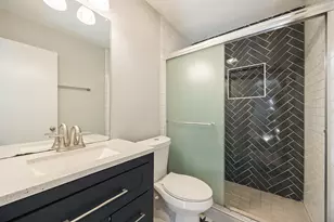 1 E Mountain Ln, Grand Prairie, TX 75052 - Photo 9