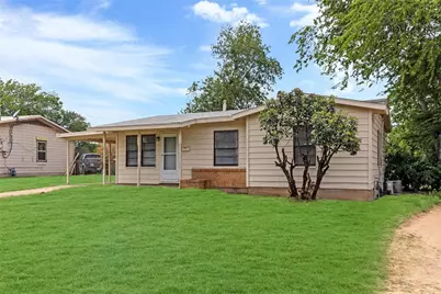 4713 Laverda Drive, Haltom City, TX 76117 - Photo 3