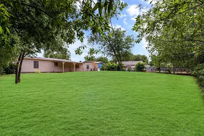 4713 Laverda Drive, Haltom City, TX 76117 - Photo 27