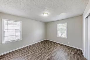 4713 Laverda Dr, Haltom City, TX 76117 - Photo 19
