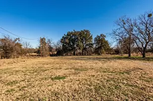 5715 Belaire Cir, Granbury, TX 76048 - Photo 1