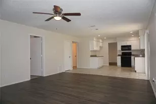 2609 Hamilton Dr, Grand Prairie, TX 75052 - Photo 9