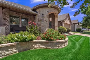 404 Bryn Mawr Ln, Van Alstyne, TX 75495 - Photo 3