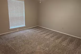 2011 Lavon Creek Ln, Arlington, TX 76006 - Photo 11