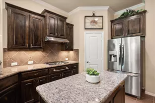 2943 Trail Lake Dr, Grand Prairie, TX 75054 - Photo 5