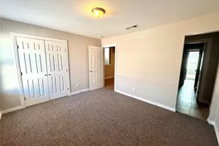 2324 Bloomfield Dr, Arlington, TX 76012 - Photo 7