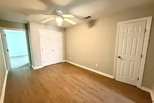2324 Bloomfield Dr, Arlington, TX 76012 - Photo 5