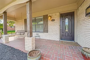 221 Linda Ln, Irving, TX 75062 - Photo 3