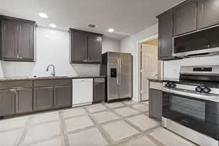 3001 San Martin Dr, Arlington, TX 76010 - Photo 17