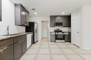 3001 San Martin Dr, Arlington, TX 76010 - Photo 15