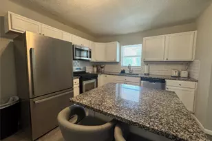 105 S Lakeview Dr, Lacy Lakeview, TX 76705 - Photo 5