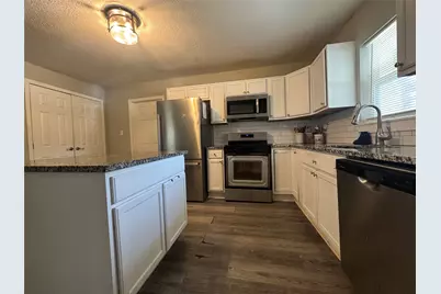 105 S Lakeview Drive, Lacy Lakeview, TX 76705 - Photo 7