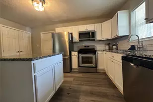 105 S Lakeview Dr, Lacy Lakeview, TX 76705 - Photo 7
