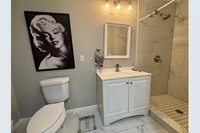 105 S Lakeview Drive, Lacy Lakeview, TX 76705 - Photo 15