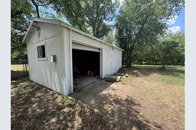 105 S Lakeview Drive, Lacy Lakeview, TX 76705 - Photo 27