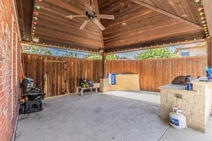300 Sundance Cir, Irving, TX 75063 - Photo 31