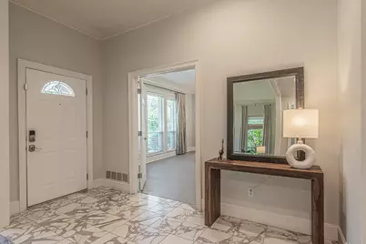 300 Sundance Circle, Irving, TX 75063 - Photo 9