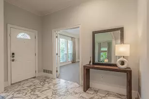 300 Sundance Cir, Irving, TX 75063 - Photo 9