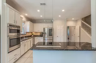 300 Sundance Cir, Irving, TX 75063 - Photo 21