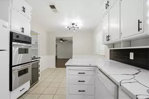 2108 Guinevere St, Arlington, TX 76014 - Photo 7