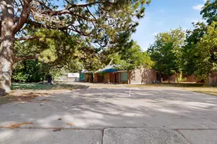 1800 Harry Ct, Arlington, TX 76012 - Photo 31
