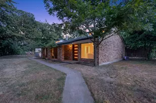 1800 Harry Ct, Arlington, TX 76012 - Photo 29