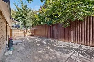 1800 Harry Ct, Arlington, TX 76012 - Photo 27
