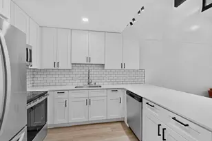 1800 Harry Ct, Arlington, TX 76012 - Photo 3