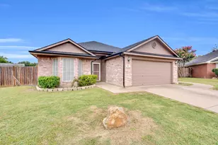 1006 Darren Dr, Burleson, TX 76028 - Photo 3