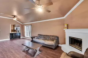1006 Darren Dr, Burleson, TX 76028 - Photo 9