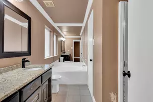 1006 Darren Dr, Burleson, TX 76028 - Photo 17