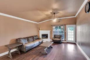 1006 Darren Dr, Burleson, TX 76028 - Photo 11