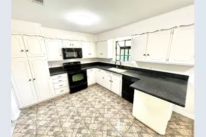 201 E Fuller Drive, Euless, TX 76039 - Photo 5