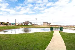 533 Hillcrest Cir, Justin, TX 76247 - Photo 15