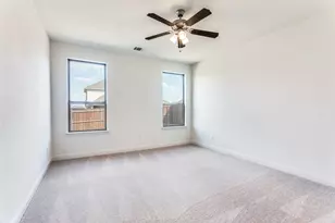 533 Hillcrest Cir, Justin, TX 76247 - Photo 9