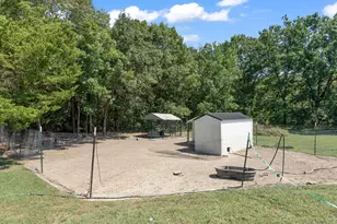 946 Burke Rd, Gunter, TX 75058 - Photo 31