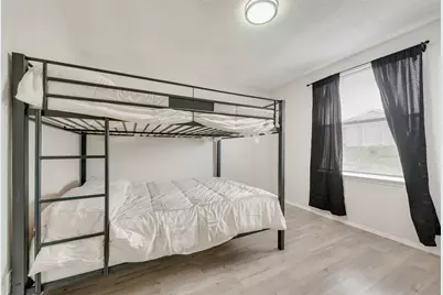 301 Ensenada Plaza, Dallas, TX 75211 - Photo 23