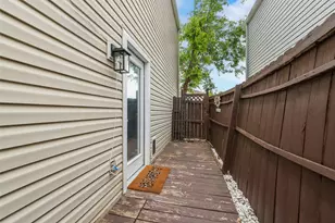 301 Ensenada Plaza, Dallas, TX 75211 - Photo 27