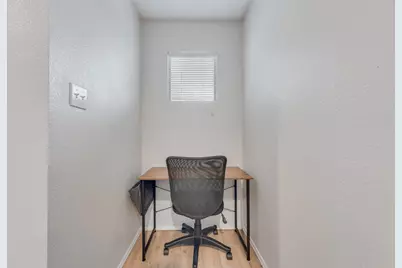 301 Ensenada Plaza, Dallas, TX 75211 - Photo 17