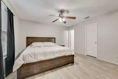 301 Ensenada Plaza, Dallas, TX 75211 - Photo 19