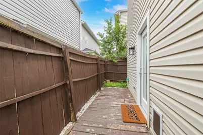 301 Ensenada Plaza, Dallas, TX 75211 - Photo 29