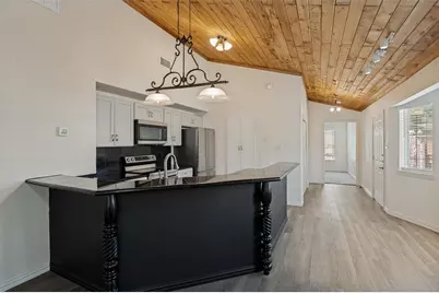 630 NW 11th Street, Grand Prairie, TX 75050 - Photo 15