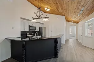 630 NW 11th St, Grand Prairie, TX 75050 - Photo 15