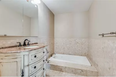 630 NW 11th Street, Grand Prairie, TX 75050 - Photo 17