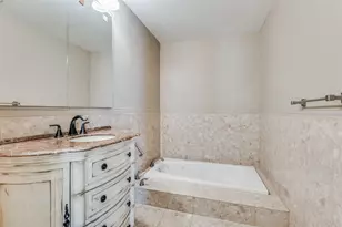 630 NW 11th St, Grand Prairie, TX 75050 - Photo 17