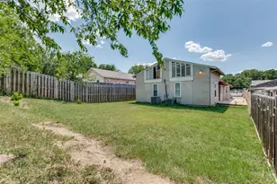 630 NW 11th St, Grand Prairie, TX 75050 - Photo 7