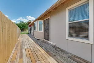 630 NW 11th St, Grand Prairie, TX 75050 - Photo 3