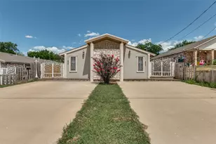630 NW 11th St, Grand Prairie, TX 75050 - Photo 1