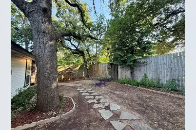 4804 Lemondrop Court, Arlington, TX 76017 - Photo 39